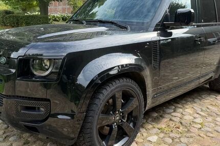 Land Rover Defender 57.400 km 83.890 &euro; Hamburg 22043