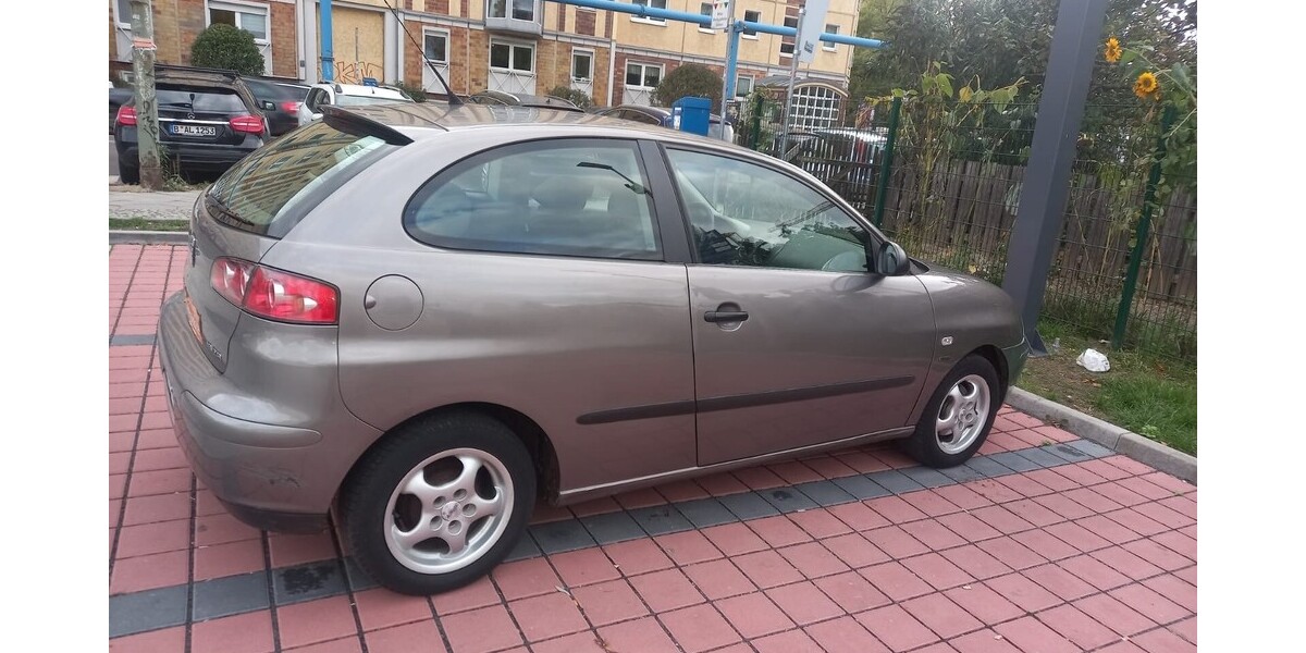 Seat Ibiza 211.392 km 2.000 &euro; Berlin 10178