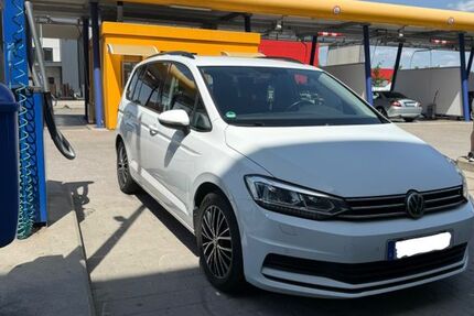 VW Touran 148.000 km 15.900 &euro; Rosenheim 83026
