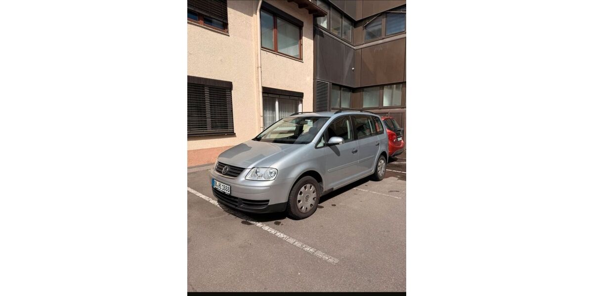 VW Touran 176.000 km 2.455 &euro; Mörfelden 64546