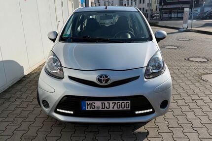 Toyota Aygo (X) 74.000 km 5.100 &euro; Mönchengladbach 41063