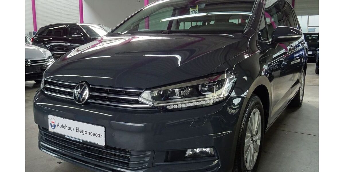 VW Touran 64.187 km 27.949 &euro; Holzgerlingen bei Stuttgart 71088