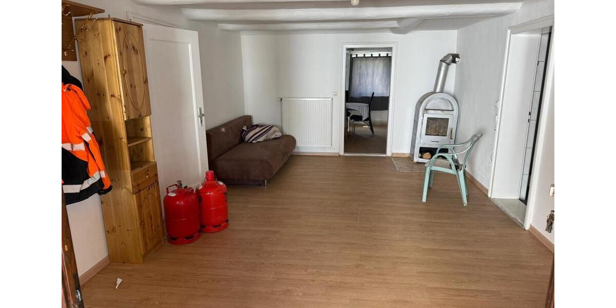 Einfamilienhaus Niederzier - 9 Zimmer, 270 m&sup2;, 170.000&euro; | Angebot:24506455