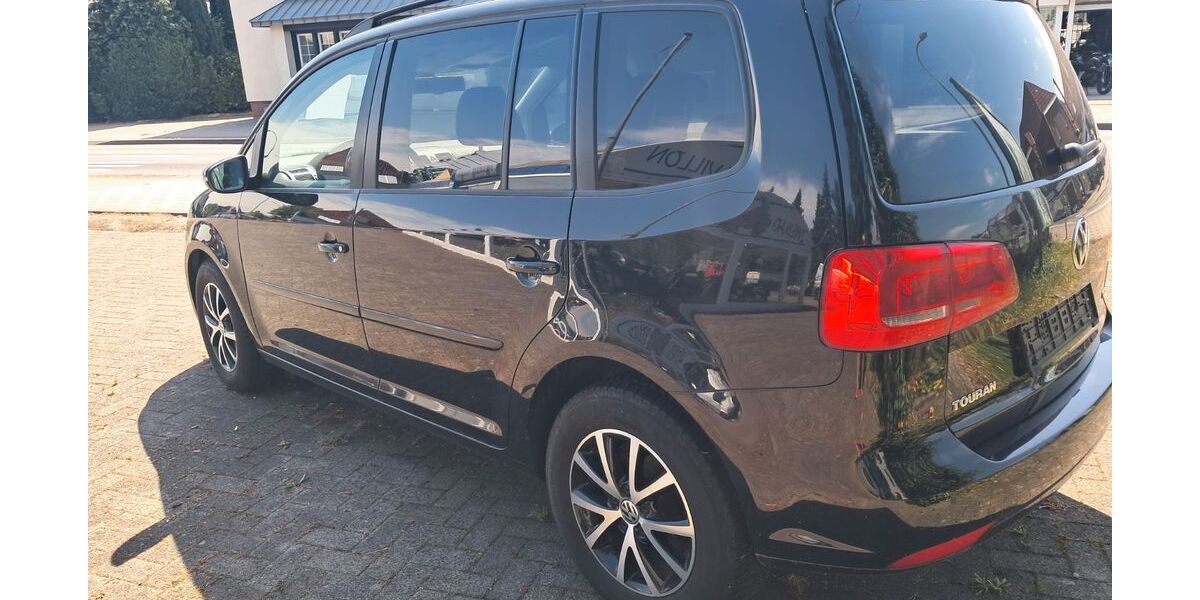 VW Touran 209.119 km 5.100 &euro; Versmold 33775
