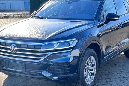 VW Touareg 40.494 km 43.990 &euro; Braunschweig 38122