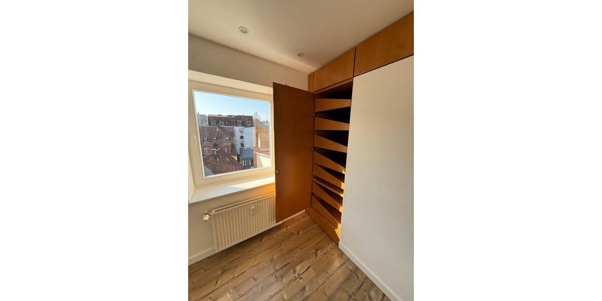 Etagenwohnung Flensburg - 5 Zimmer, 136 m&sup2;, 1.285&euro; | Angebot:25384721