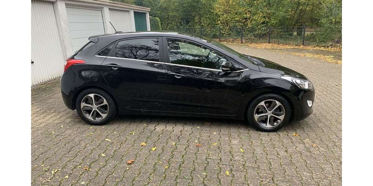 Hyundai i30 78.913 km 8.450 € Bochum 44799