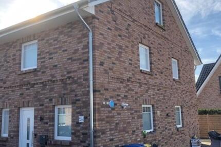 Haus Stockelsdorf - 4 Zimmer, 125 m&sup2;, 1.600&euro; | Angebot:25363383