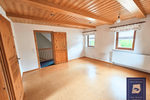Wohnen mit Geschichte – modernste Effizienz dank Wärmepumpe - Einfamilienhaus Auerbach | Angebot:20967525