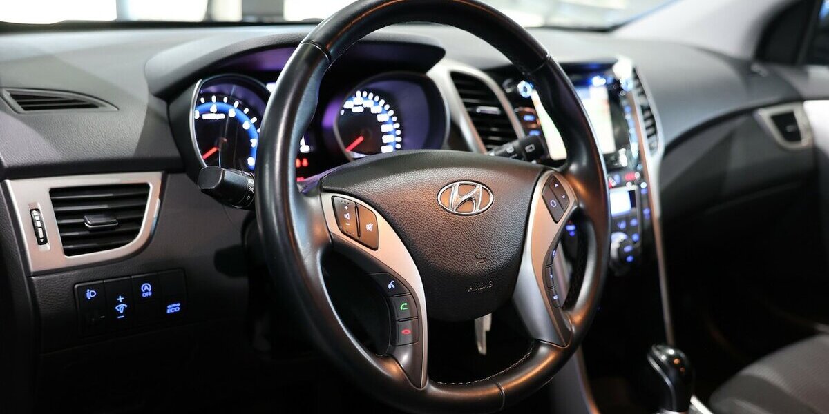 Hyundai i30 1.6 T-GDI STYLE / AUTOMATIK / NAVI+KAMERA 78.000 km 13.777 &euro; Hamm 59077