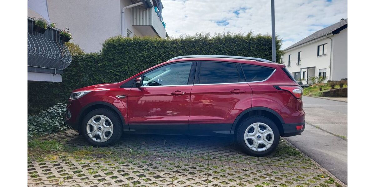 Ford Kuga 53.000 km 16.750 &euro; Buchen 74722