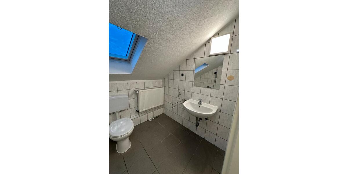 Dachgeschoßwohnung Siegburg - 2 Zimmer, 67 m&sup2;, 1.075&euro; | Angebot:26424615