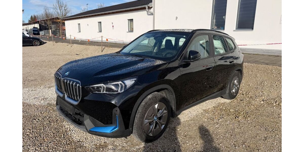 BMW iX1 57.300 km 29.500 &euro; Rosenheim 83026