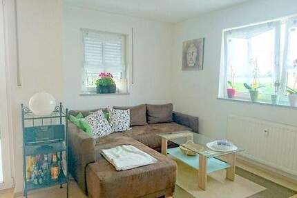 Ab sofort: Tolle 3ZKB, 1. OG, mit Südbalkon, Einbauküche, Gäste-WC, Abstellraum, Garage! 3 zimmer