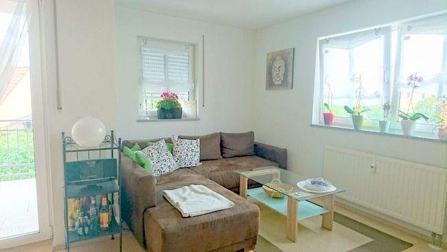 Ab sofort: Tolle 3ZKB, 1. OG, mit Südbalkon, Einbauküche, Gäste-WC, Abstellraum, Garage! 3 zimmer