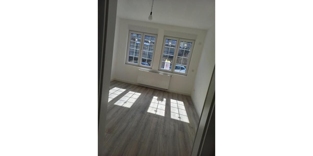 Erdgeschoßwohnung Hückeswagen - 4 Zimmer, 150 m&sup2;, 1.500&euro; | Angebot:24749916