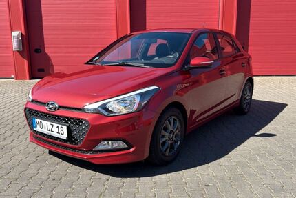 Hyundai i20 90.000 km 7.990 &euro; Kamp-Lintfort 47475