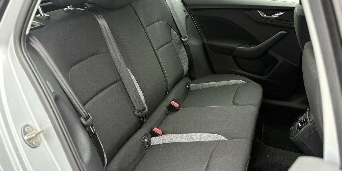 Skoda Scala 1.0 TSI Cool Plus SITZHEIZUNG/CARPLAY/DAB 83.539 km 12.900 &euro; Villingen-Schwenningen 78054