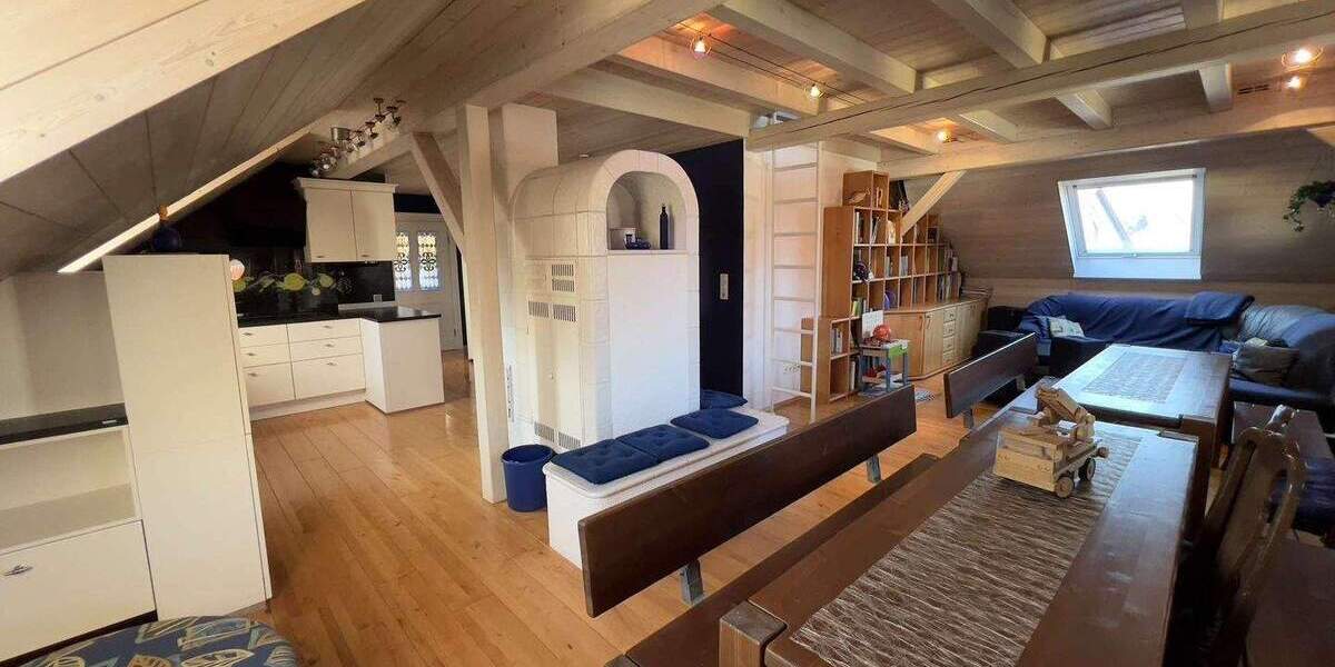 Historische Immobilie im Schweizer Stil: Saniertes Dreifamilienhaus mit Garten & Garage 8 zimmer