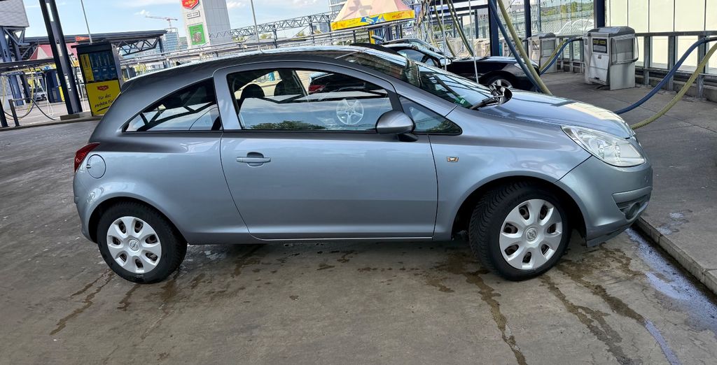 Opel Corsa 69.000 km 3.500 &euro; Düsseldorf 40223