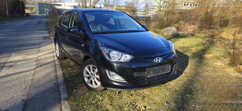 Hyundai i20 121.264 km 5.300 &euro; Hamburg 22547