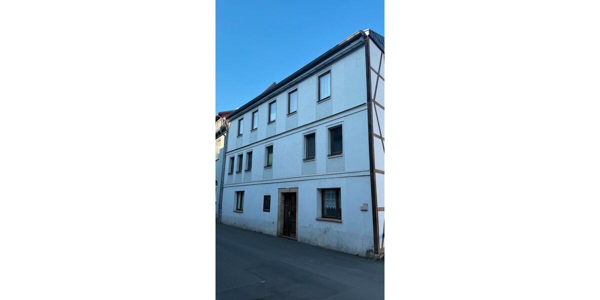Etagenwohnung Saalfeld (Saale) - 11 Zimmer, 300 m&sup2;, 25&euro; | Angebot:25881780