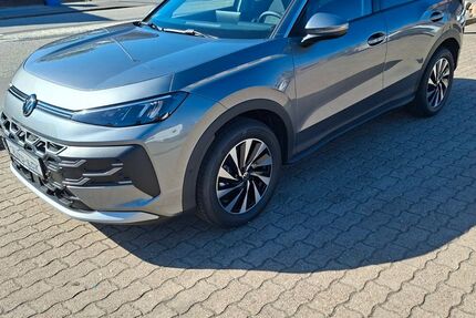 VW T-Roc 1.100 km 35.700 &euro; Meldorf 25704