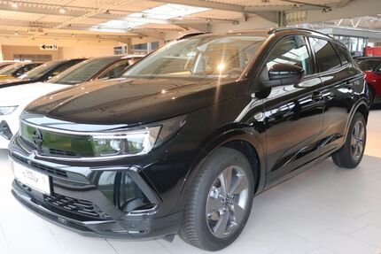 Opel Grandland (X) 12.551 km 31.990 € Wilhelmshaven 26389
