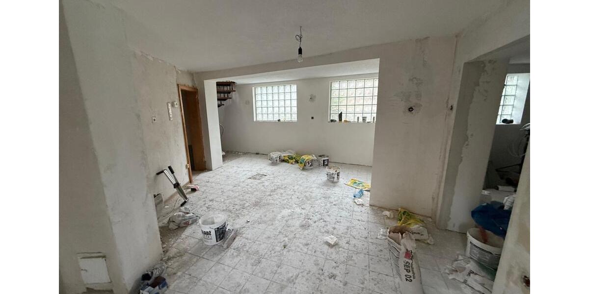 Großes Sieben-Zimmer-Reihenmittelhaus in Massivbauweise | 120 m² 7 zimmer