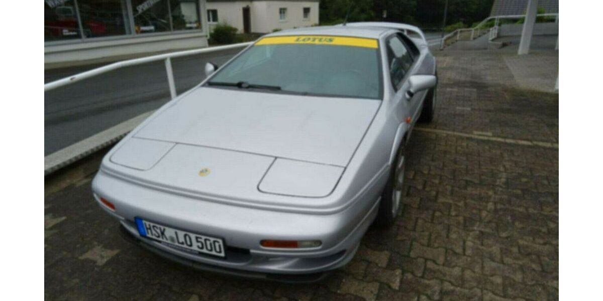 Lotus Esprit 17.500 km 95.000 &euro; Winterberg 59955