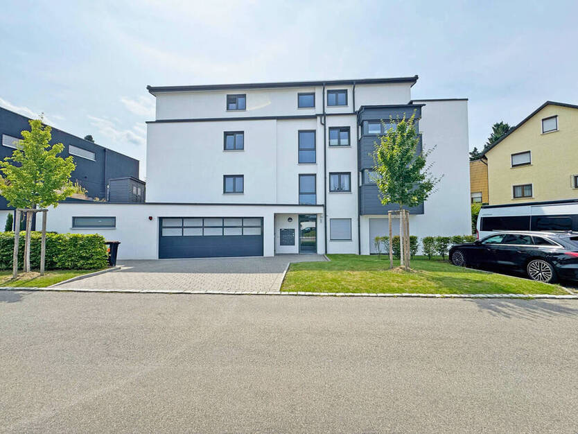 Exklusiv und neuwertig wohnen in Spitzenlage mit Garten