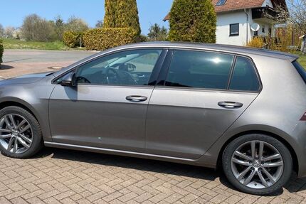 VW Golf 114.000 km 14.500 &euro; Asslar 35614