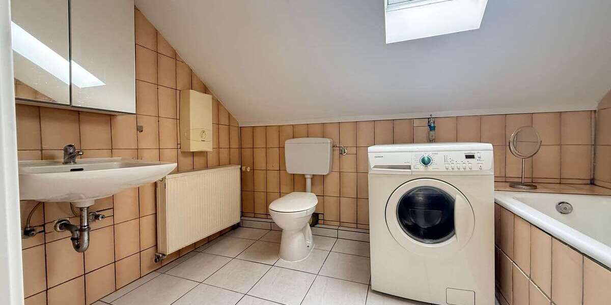 Gemütliche 3-Zimmer-Dachgeschosswohnung mit ca. 72 m² in Friedrichsthal-Bildstock - 3- Friedrichsthal | Angebot:27007927