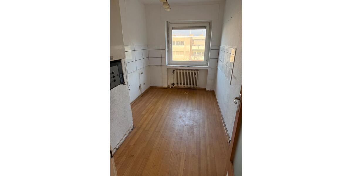 4-Zimmer-Whg zu vermieten renovierungsbedürftig 4 zimmer