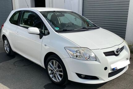Toyota Auris 190.000 km 2.700 &euro; Rielasingen 78239