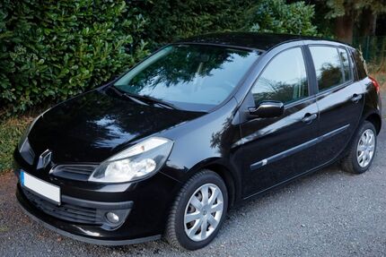 Renault Clio 185.656 km 700 € Kassel 34121