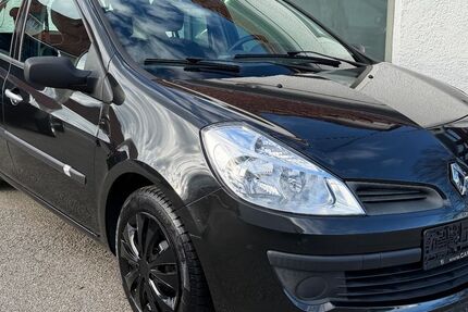 Renault Clio 99.000 km 3.590 € Eichenau 82223