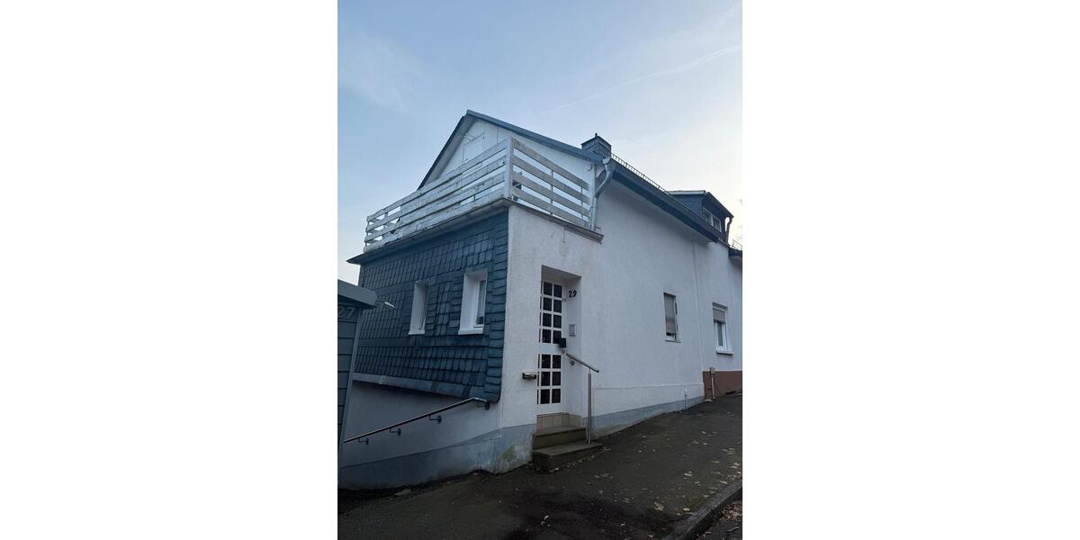 Doppelhaushälfte Siegen - 4.5 Zimmer, 100 m&sup2;, 1.100&euro; | Angebot:25449511