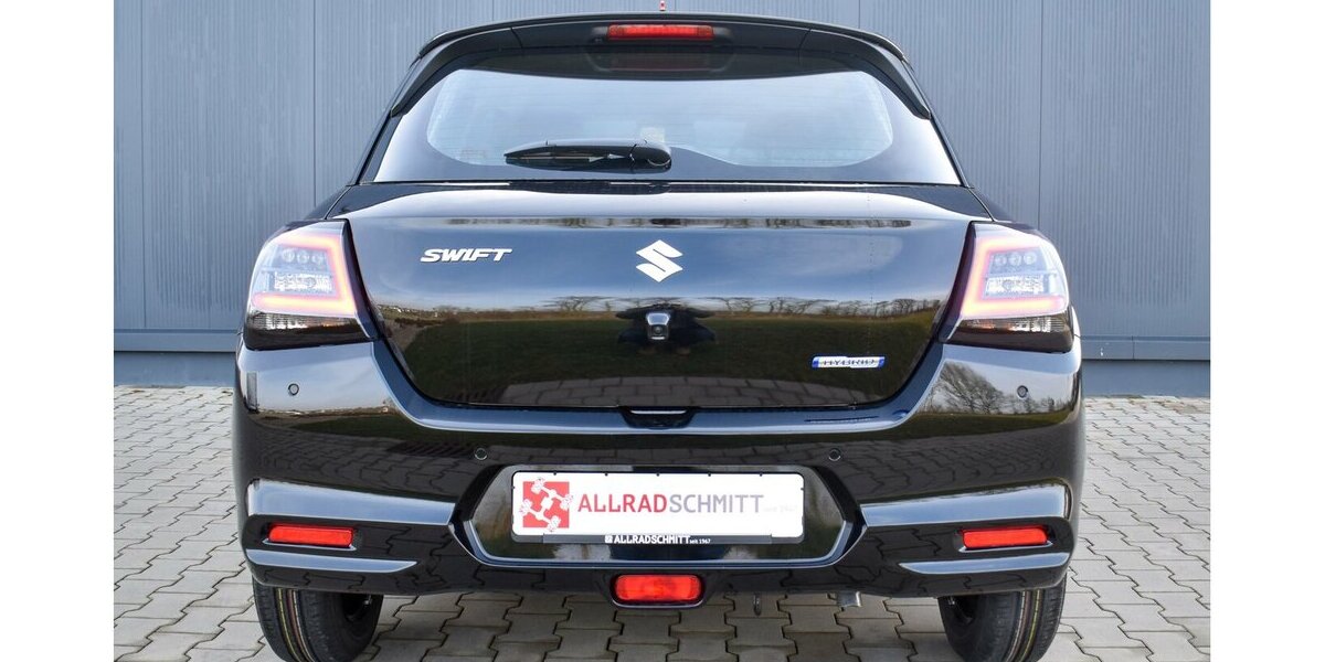 Suzuki Swift Club 1.2l M/T Dualjet Hybrid 9.769 km 15.480 &euro; Höchberg-Würzburg 97204