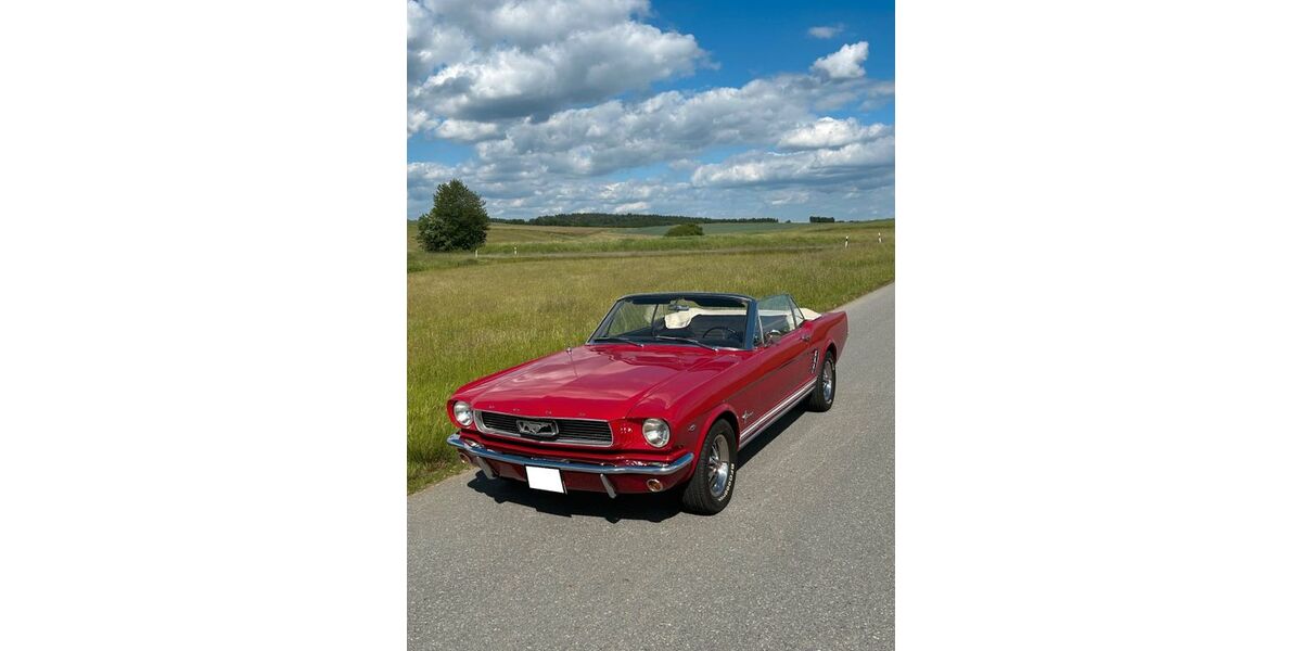 Ford Mustang 14.000 km 48.900 &euro; Willmering 93497
