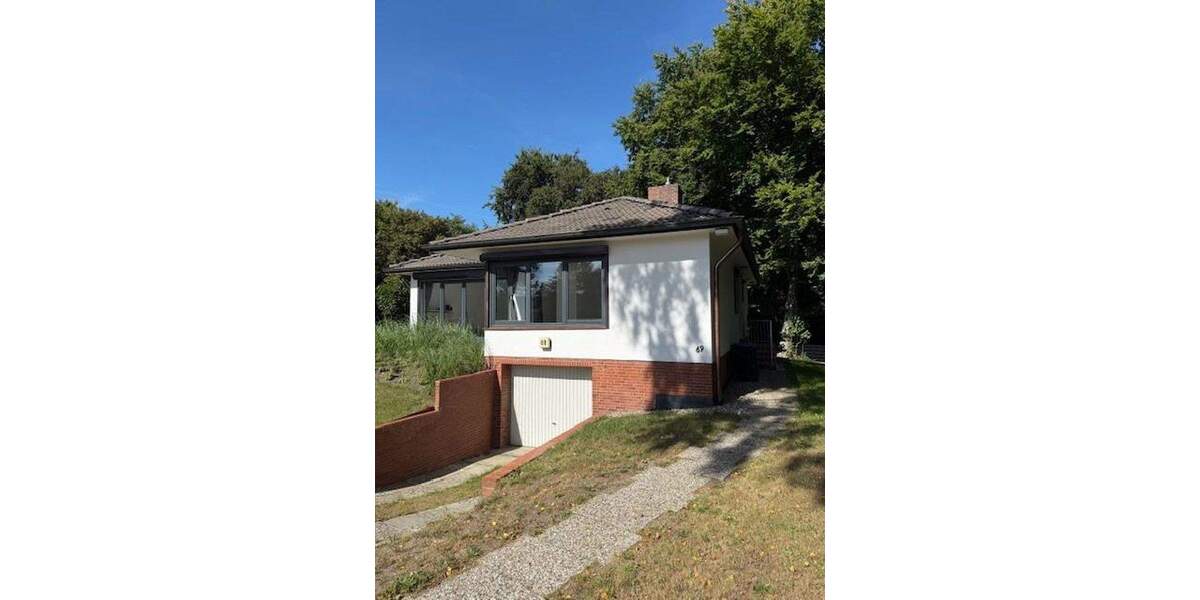 Provisionsfrei vom Eigentümer: Renovierter Bungalow in Parklage auf 702 m² Endgrundstück 4 zimmer