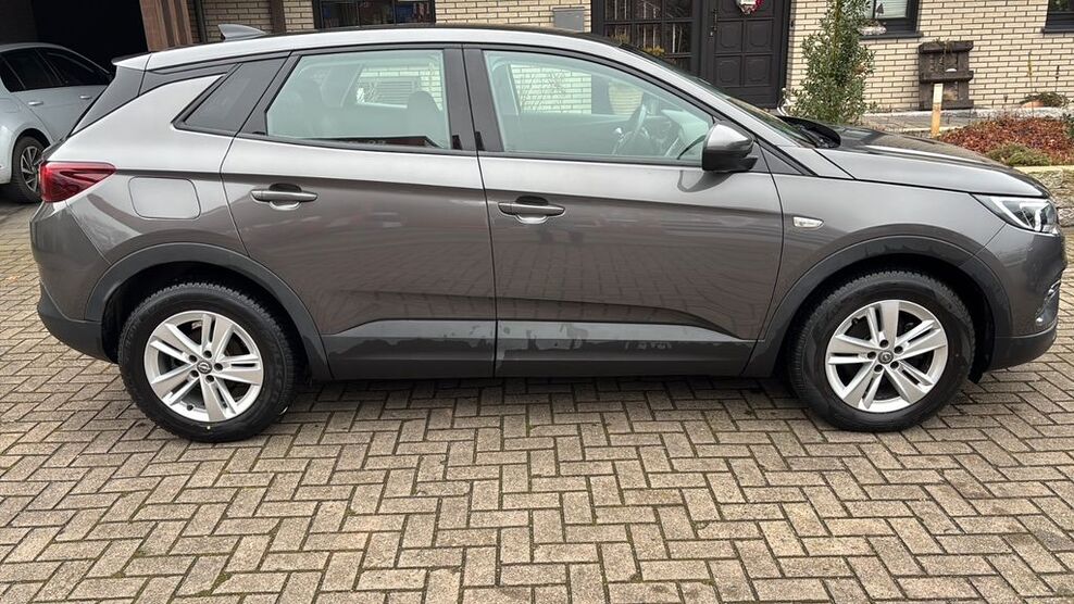 Opel Grandland (X) 42.258 km 17.995 € Voltlage 49599