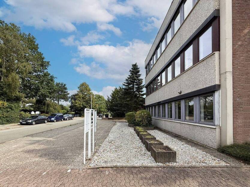 Schwachhausen Zentral gelegenes Büro- und Geschäftshaus mit vielseitigen Nutzungsmöglichkeiten