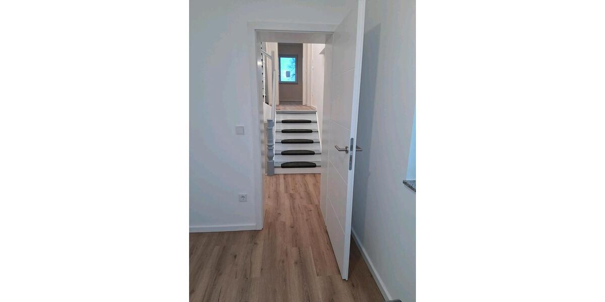 Doppelhaushälfte Rheinberg - 2 Zimmer, 120 m&sup2;, 1.660&euro; | Angebot:24802317