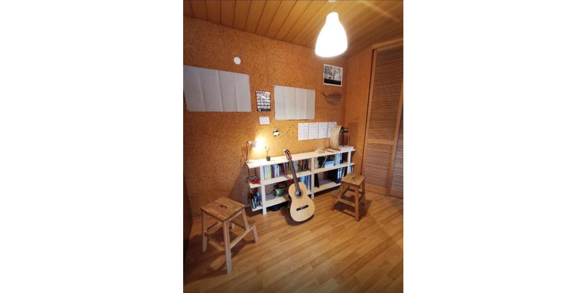 2-Zimmer DG Wohnung in Stuttgart Ost teilmöbliert WG geeignet 2 zimmer