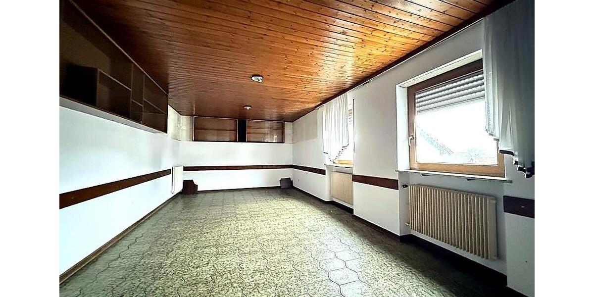 Einfamilienhaus Scheßlitz - 8 Zimmer, 315 m&sup2;, 169.000&euro; | Angebot:26636938