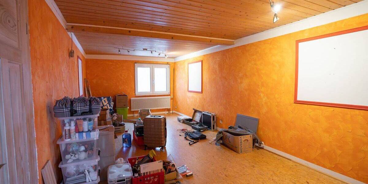 Einfamilienhaus Oberelsbach - 7 Zimmer, 200 m&sup2;, 205.000&euro; | Angebot:25738673