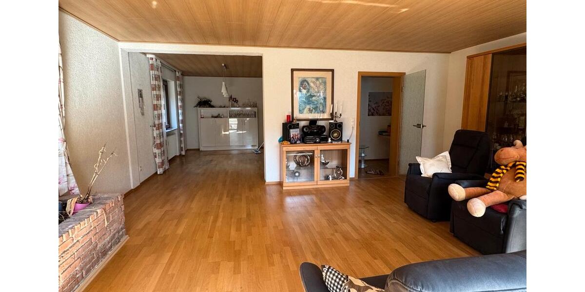 Etagenwohnung Bad Camberg - 4.5 Zimmer, 148 m&sup2;, 1.390&euro; | Angebot:25301692