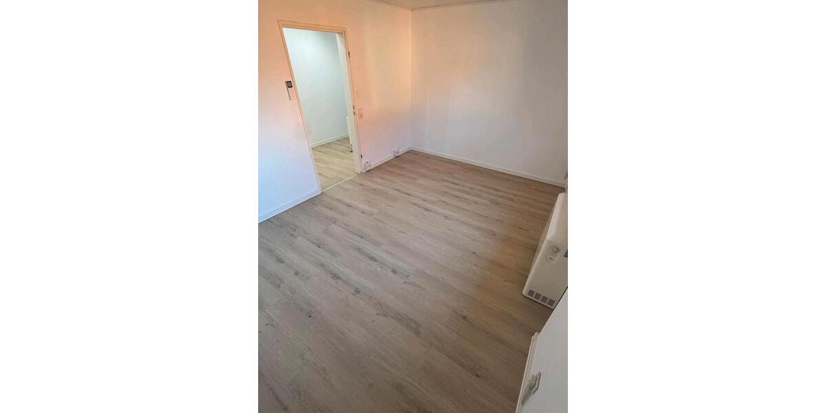 Helle 3,5 Zimmer-Wohnung mit Balkon und Stellplatz in Marbach a.N 3.5 zimmer
