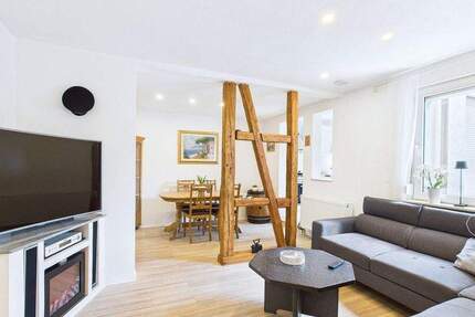 Anfragen NUR per E-Mail! 4,5-Zi.-Wohnung mit Garage, Küche, & tollem-Raumgefühl! 4 zimmer